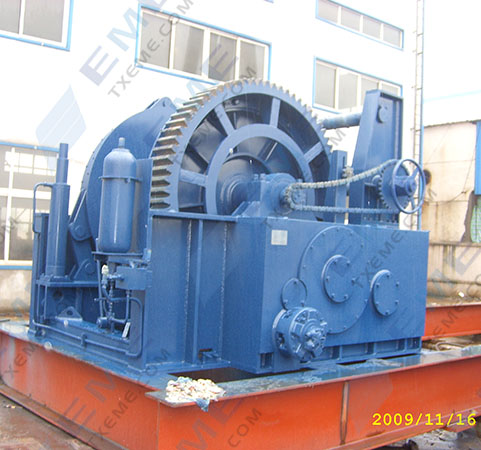 450kN hydraulic towing winch