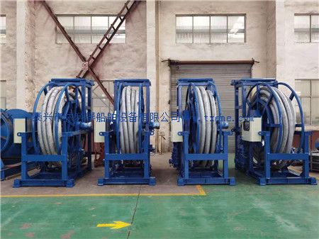 3Pipe hose winch